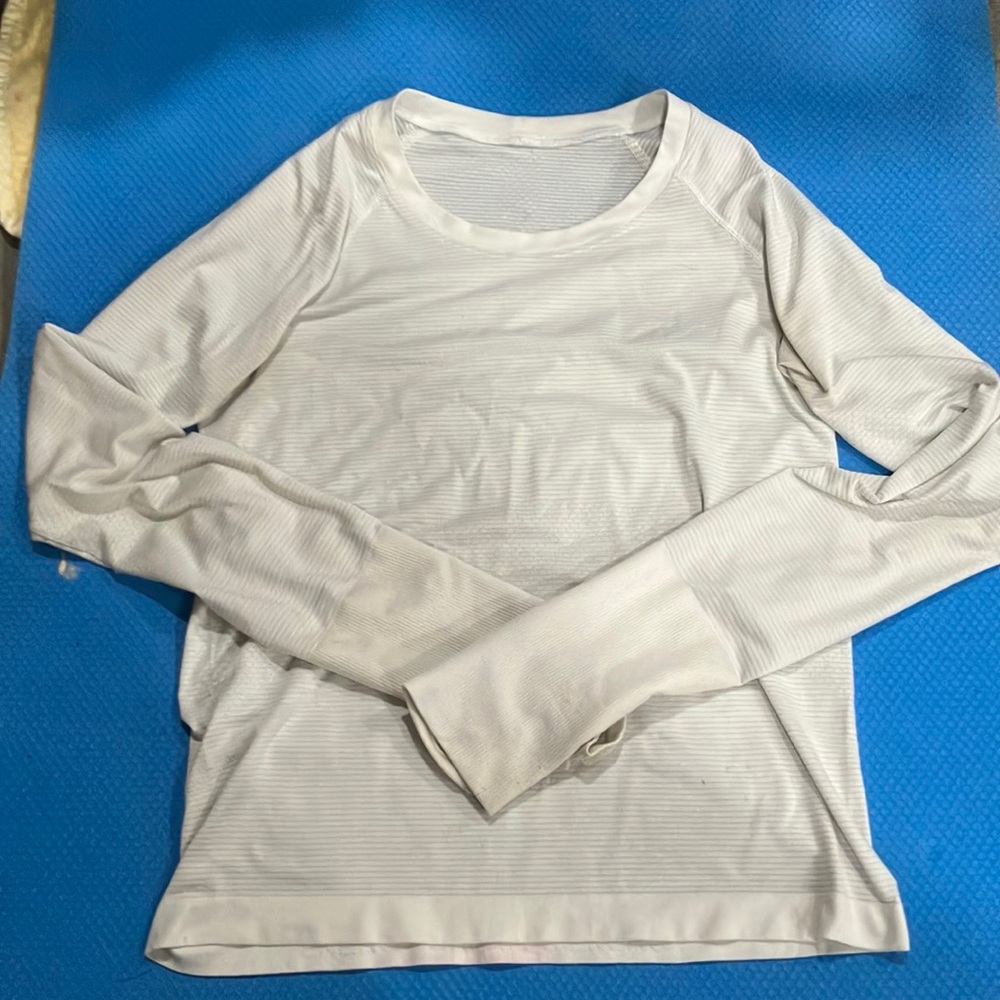 LULULEMON SWIFTLY TECH LONG SLEEVE WHITE SIZE 6